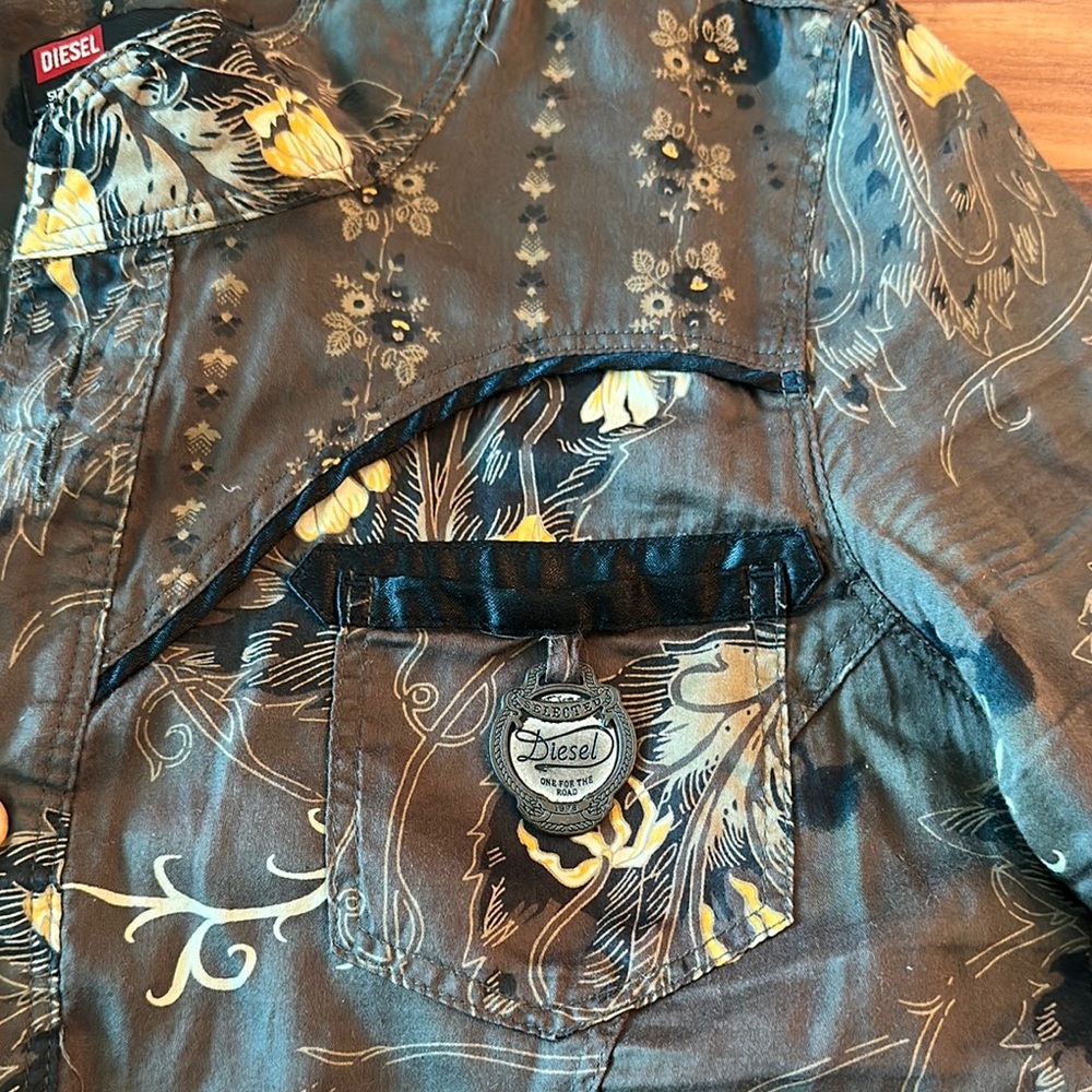 Floral Button-Up Shirt - Picture 2 of 4